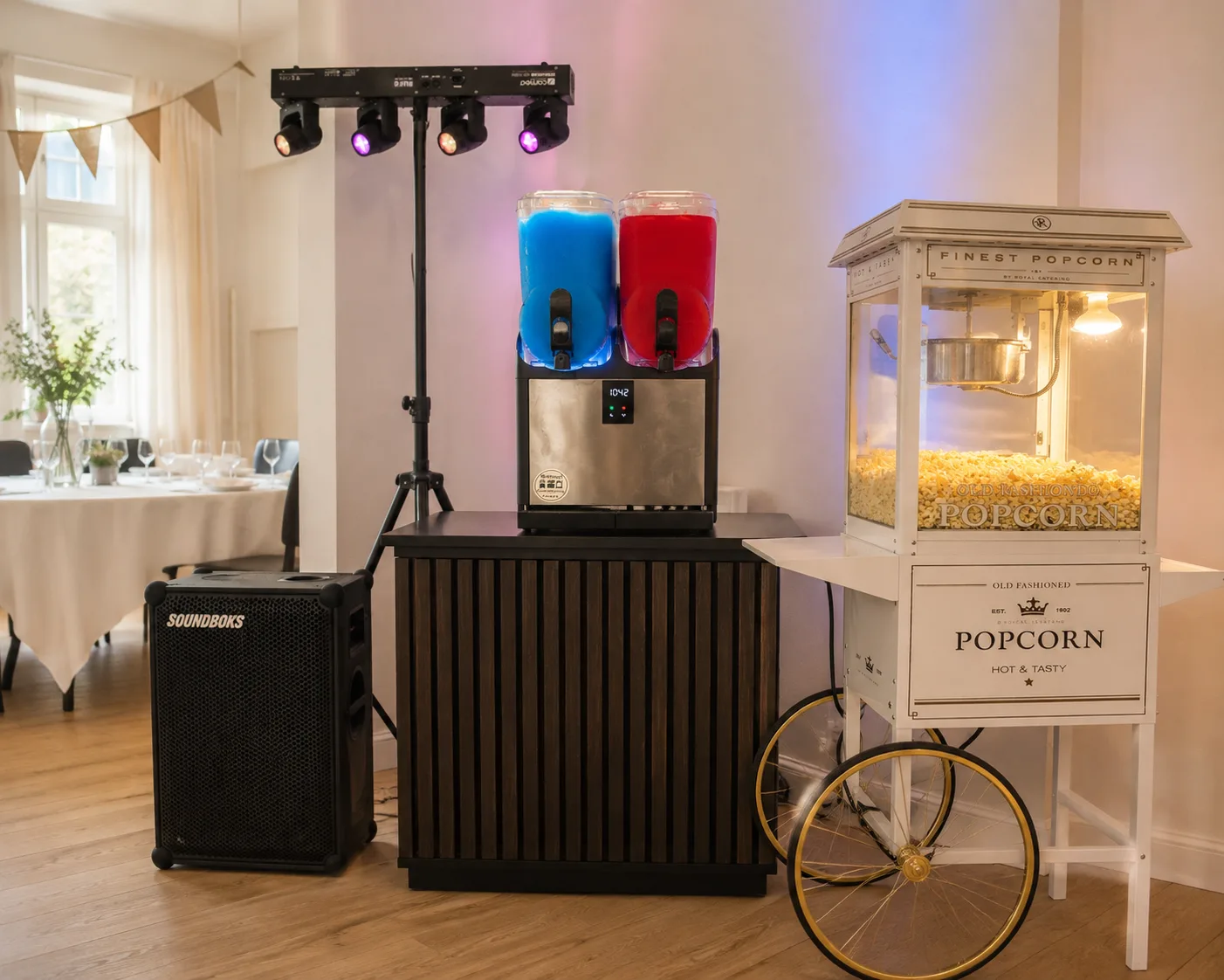 Festpakke med slush ice maskine, popcornvogn, soundboks og diskolys